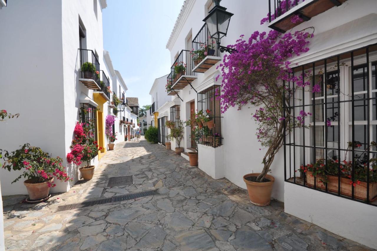 All About Lomas De Marbella Club Pueblo Villa Exterior photo