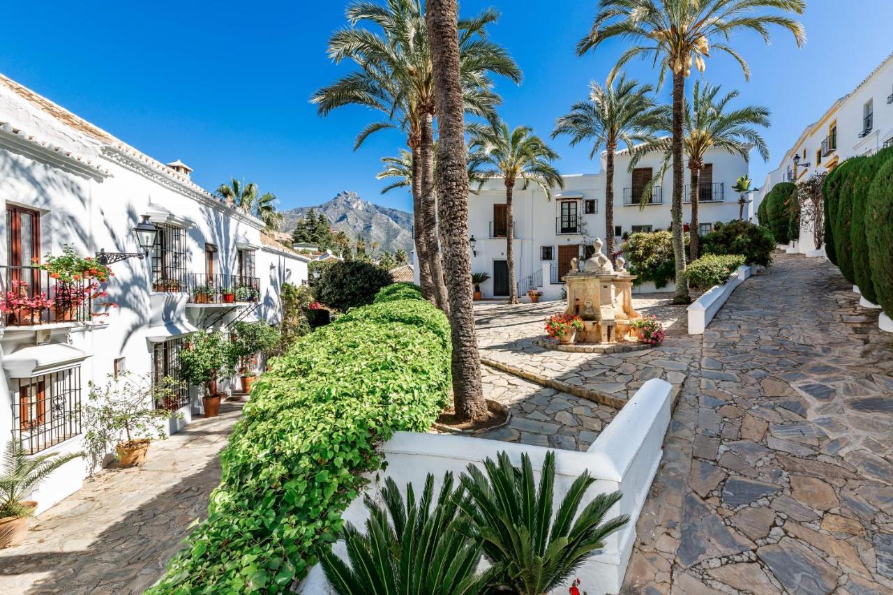 All About Lomas De Marbella Club Pueblo Villa Exterior photo
