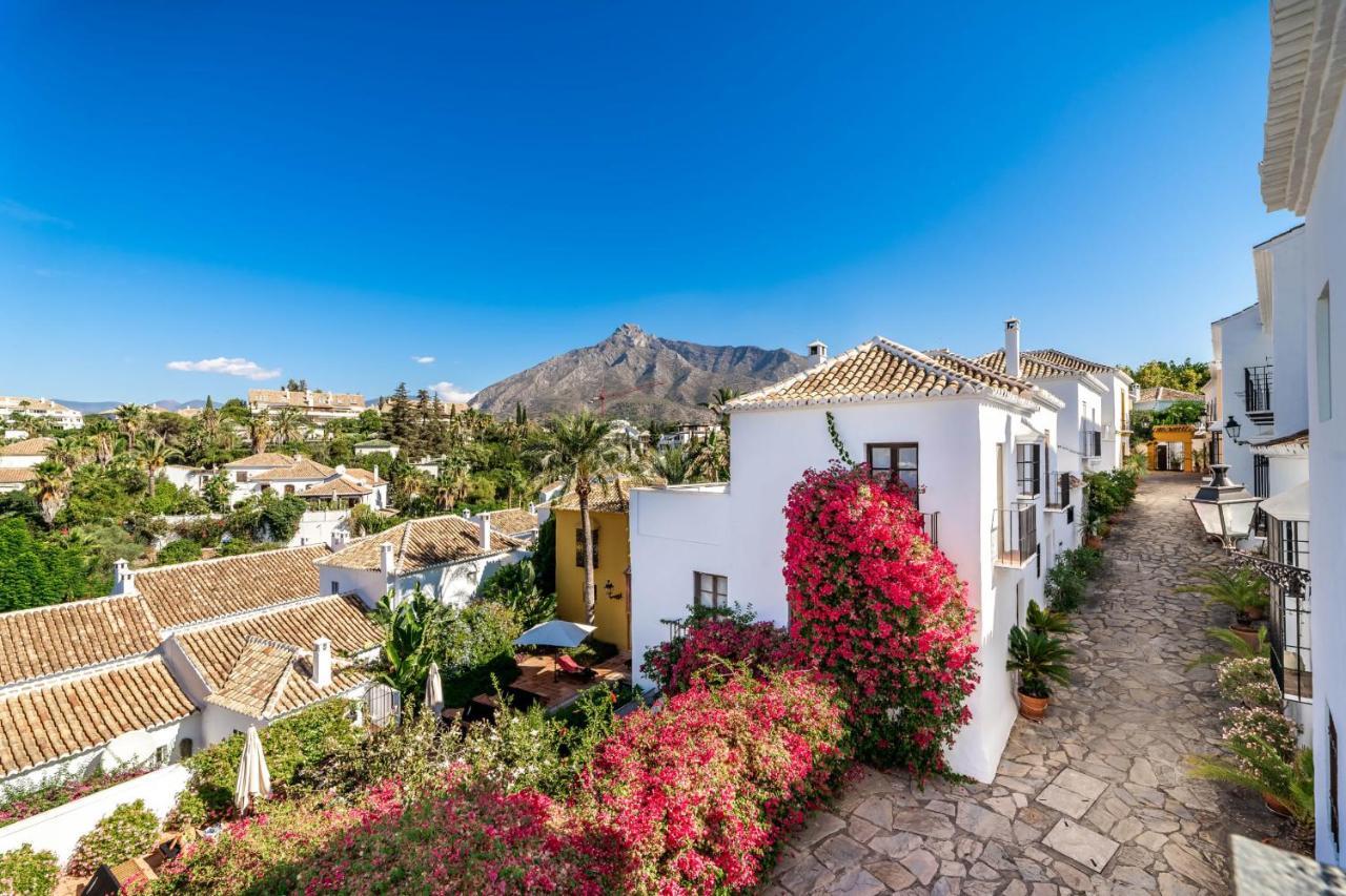 All About Lomas De Marbella Club Pueblo Villa Exterior photo