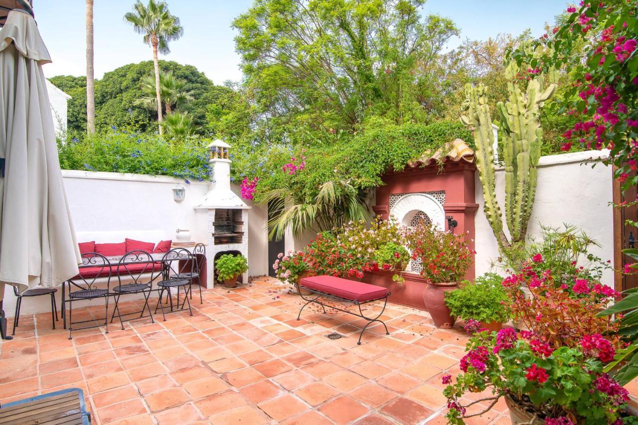 All About Lomas De Marbella Club Pueblo Villa Exterior photo