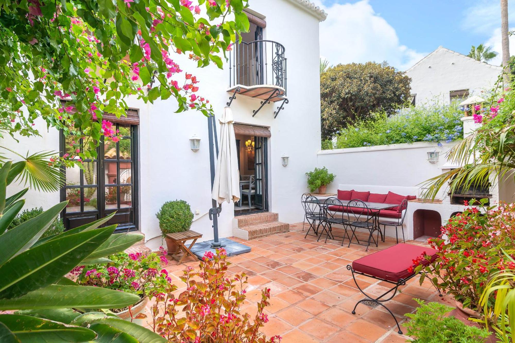 All About Lomas De Marbella Club Pueblo Villa Exterior photo
